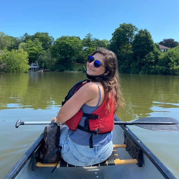 Meet your Posher, Hasmig - Picture 1 of 1